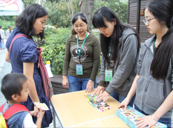 国庆同欢乐 义卖购书更有爱