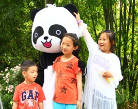 “端午六一”与黑白滚滚探秘绘画世界——“熊猫画廊”系列活动回顾