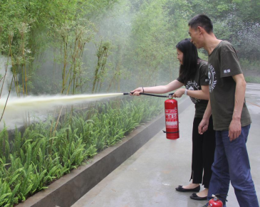 学习消防知识 增强防范意识——记我会安全知识培训及消防器材演练