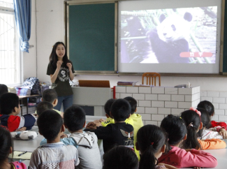 爱心不断，温暖继续——“熊猫讲堂”走进乐至县石湍镇中心小学