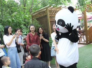 滚滚带你六一HIGH“趴”——“熊猫画廊”DIY超轻泥熊猫“趴”